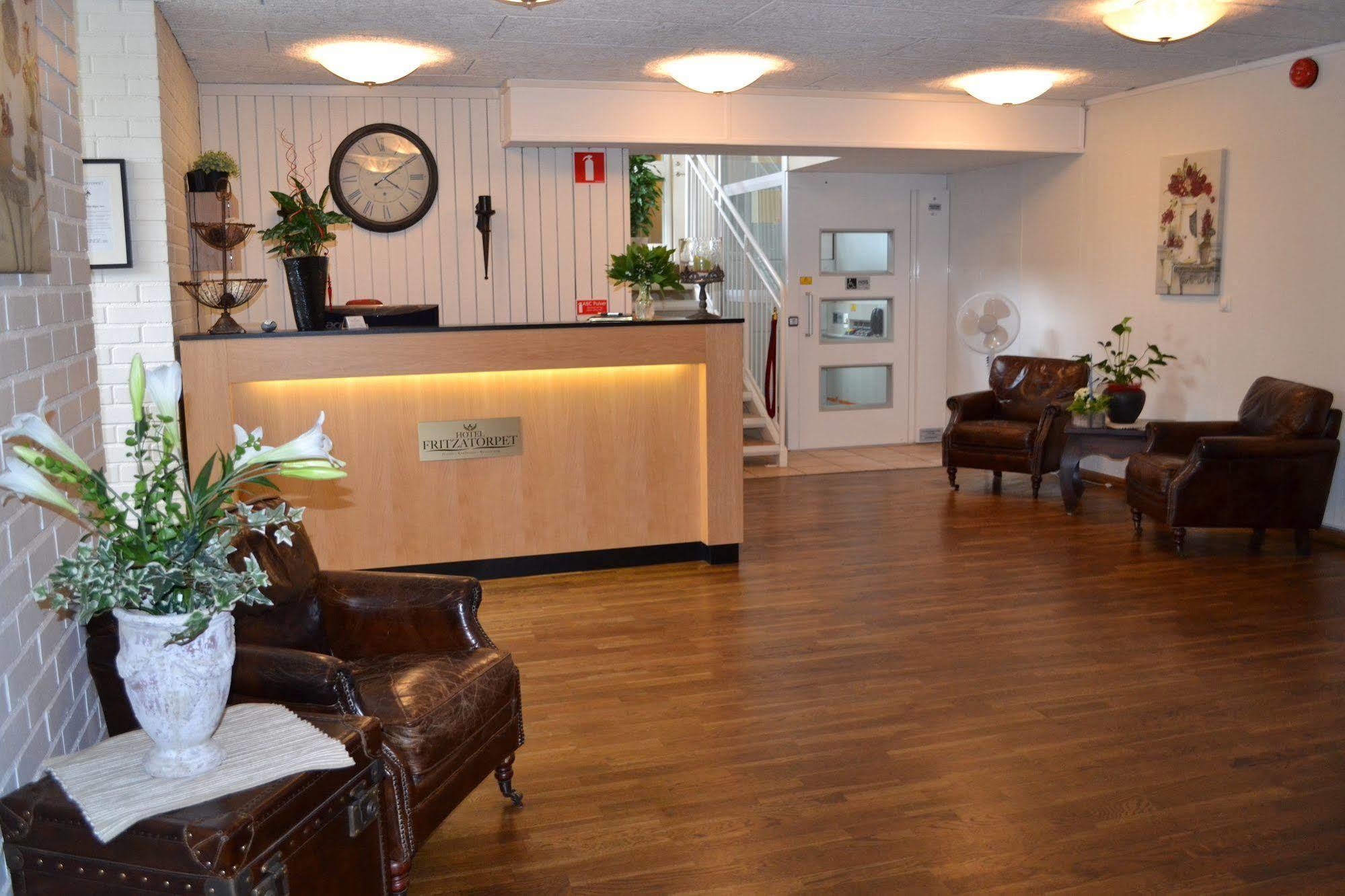 Hotel Fritzatorpet Olofstrom ภายนอก รูปภาพ